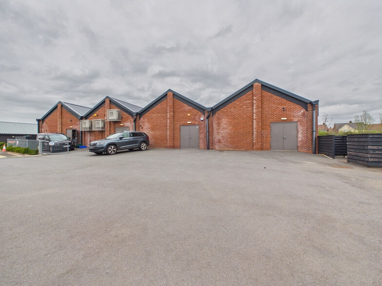 Units E & F, Sycamore Drive, Honeybourne for lease - Building Photo - Image 3 of 8