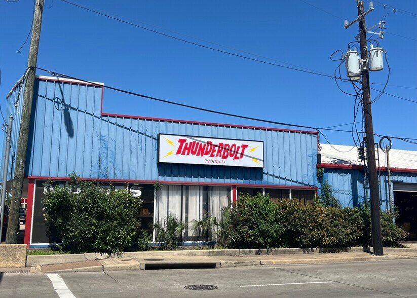 6847 Harrisburg Blvd, Houston, TX for sale - Building Photo - Image 2 of 4