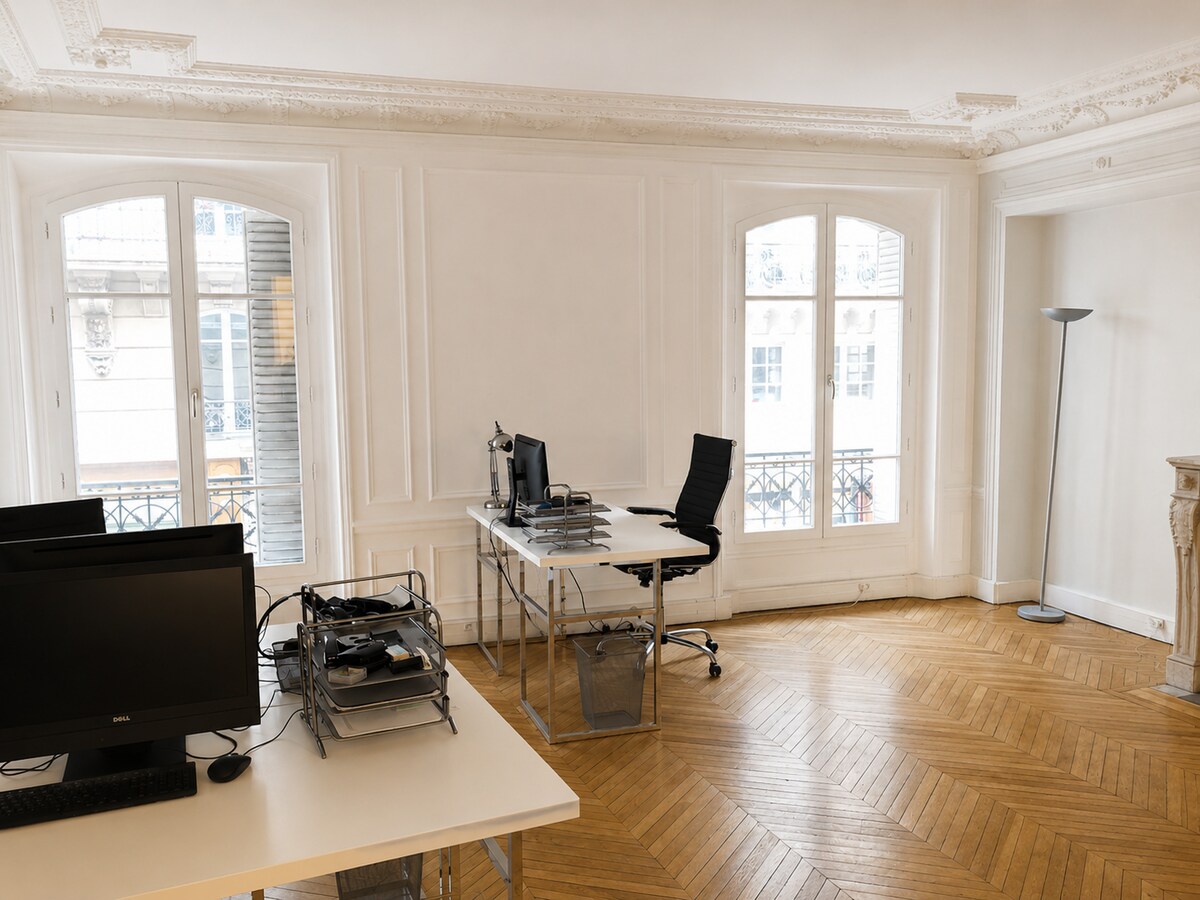29 Rue De Mogador, Paris, PAR 75009 -  -  - Interior Photo - Image 2 of 4