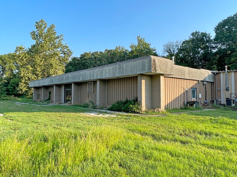 1252 Lehmen Dr, Chester, IL à vendre - Photo du bâtiment - Image 3 de 8