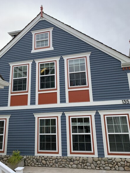 135-141 7th Ave W, Kirkland, WA for lease - Building Photo - Image 2 of 2