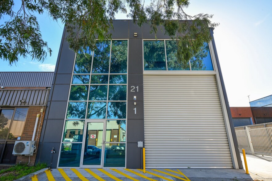 21 Hinkler Rd, Mordialloc for sale - Building Photo - Image 3 of 3