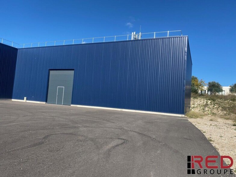 Industrial in Lambesc for lease - Building Photo - Image 1 of 6