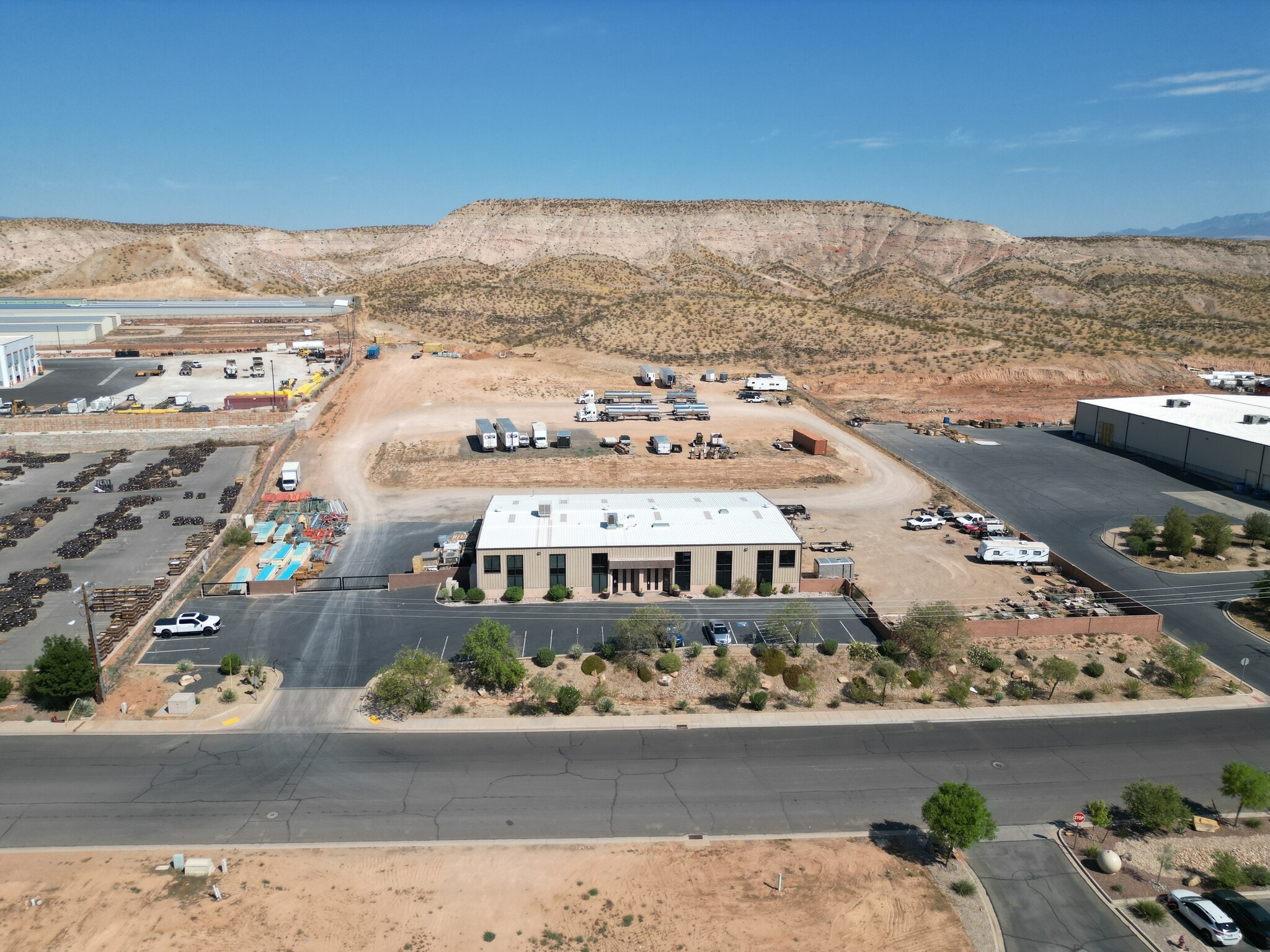 715 E Commerce Dr, St George, UT for lease Primary Photo- Image 1 of 7