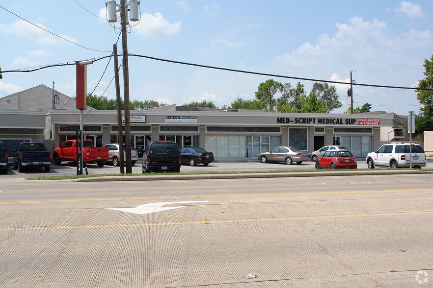 3518-3528 E Broadway St, Pearland, TX à louer - Photo du bâtiment - Image 2 de 5