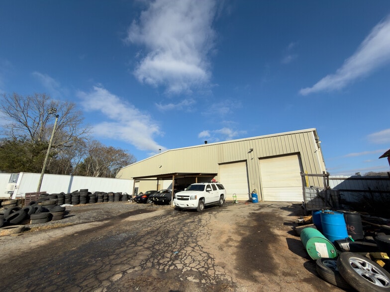 2861 Fork Shoals Rd, Piedmont, SC for sale - Building Photo - Image 3 of 11