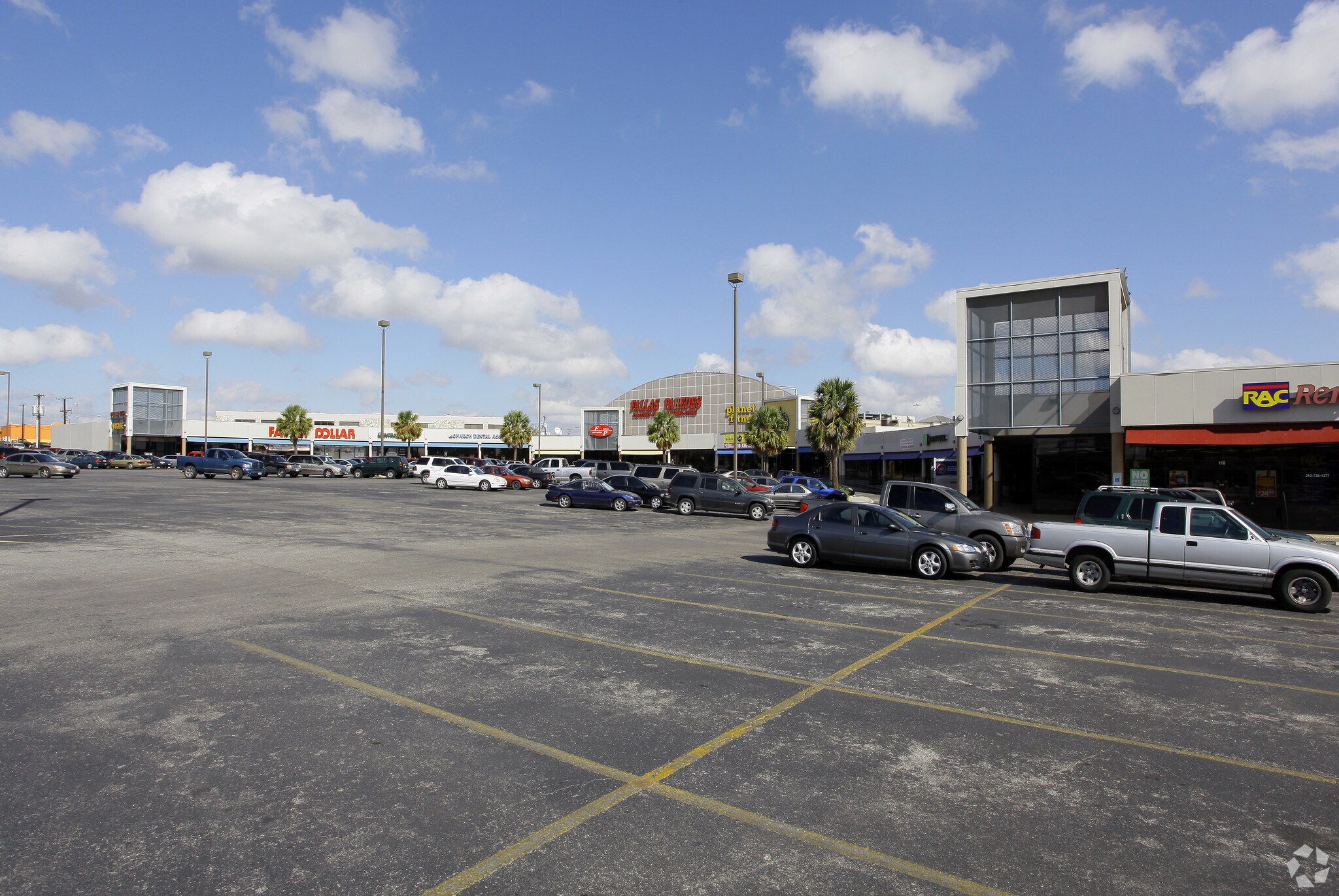 4400 Fredericksburg Rd, San Antonio, TX for lease Primary Photo- Image 1 of 5
