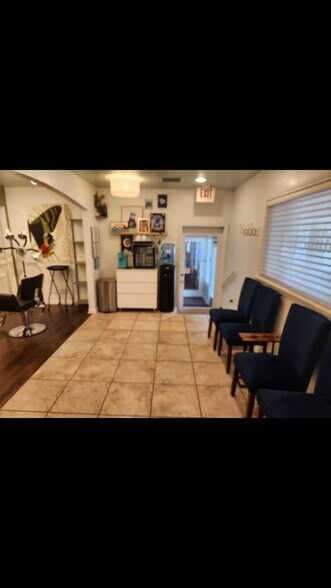 4801-4805 Rainbow Blvd, Westwood, KS à louer - Vidéo sur l’inscription commerciale - Image 2 de 3