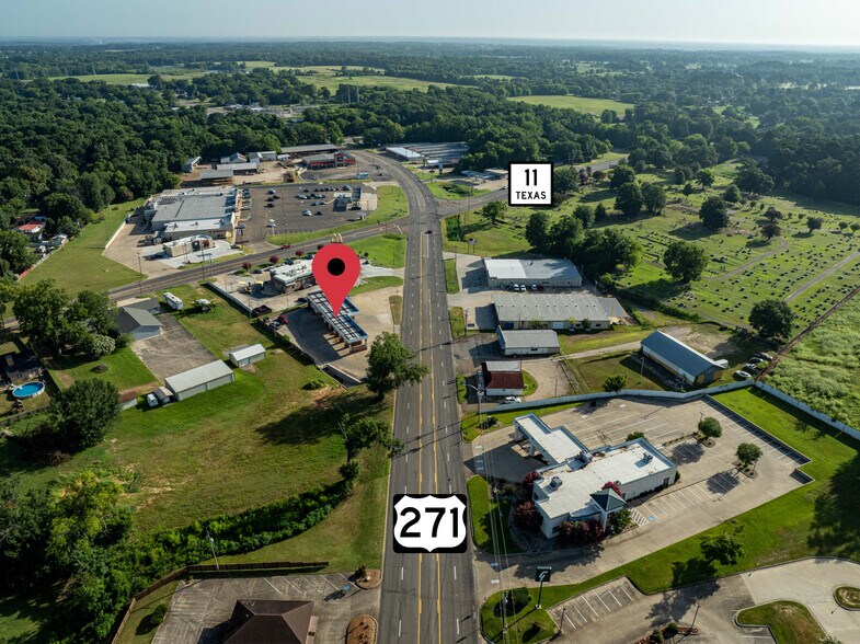 109 S Greer Blvd, Pittsburg, TX à vendre - Photo du bâtiment - Image 2 de 17