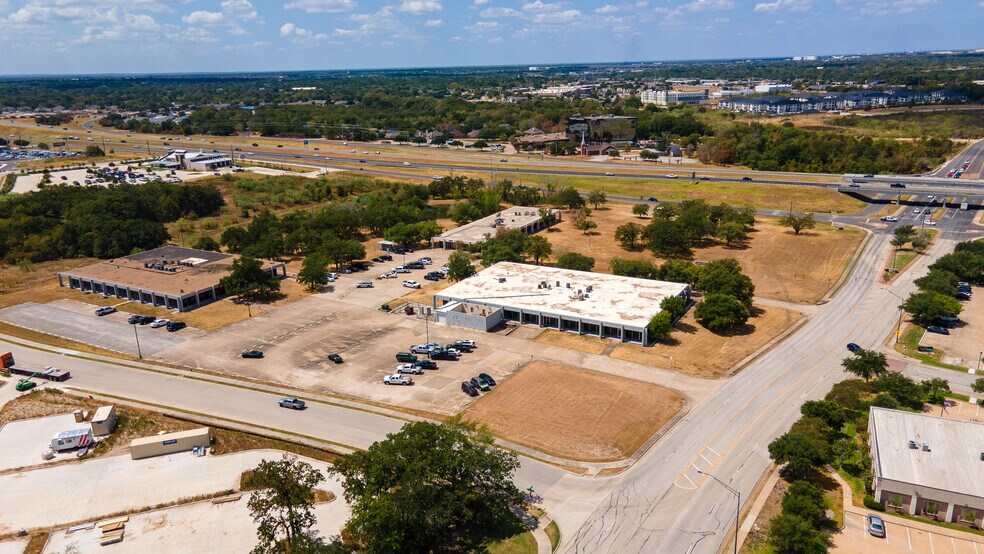 3005 S Earl Rudder Fwy, College Station, TX à vendre - Photo du bâtiment - Image 3 de 11