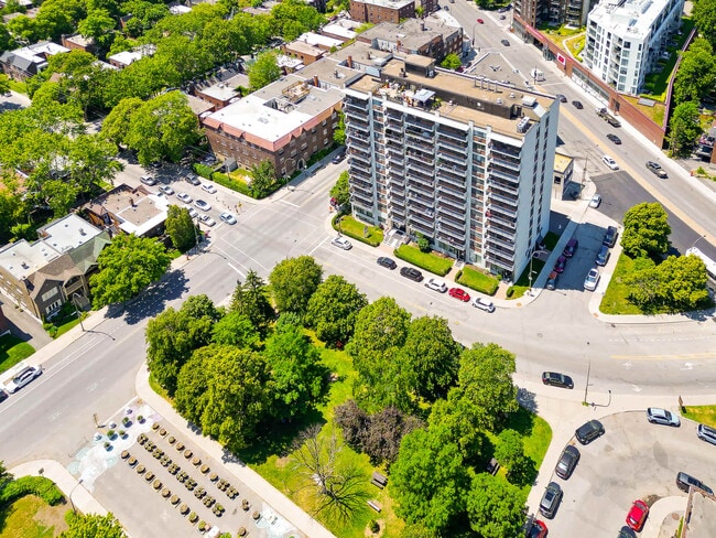 More details for 5425-5455 Rue De Terrebonne, Montréal, QC - Office/Retail for Lease