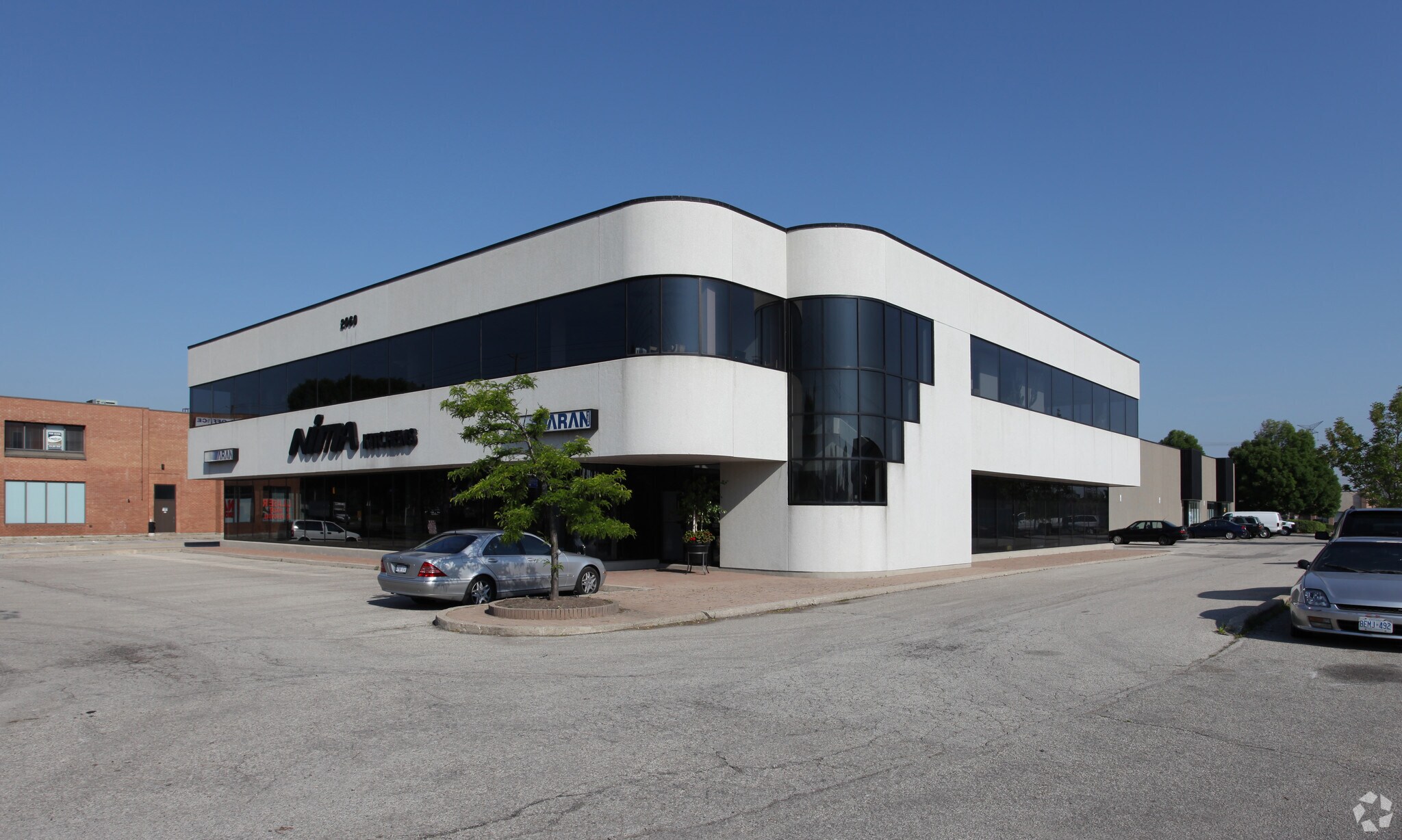 2060 Steeles Ave W, Vaughan, ON à vendre Photo principale- Image 1 de 1