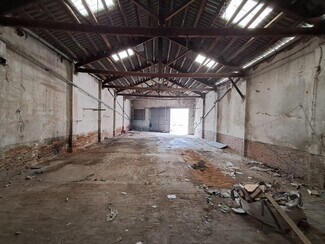 Plus de détails pour Multi-résidentiel à vendre