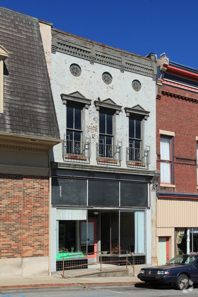 128 S Main St, Harrodsburg, KY for sale - Primary Photo - Image 1 of 12