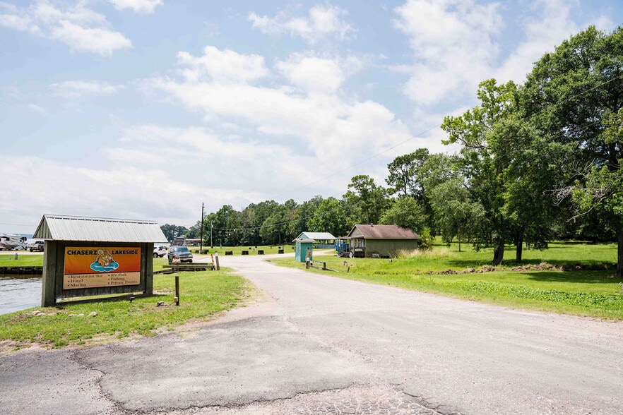 371 Navaho Trl, Onalaska, TX for sale - Building Photo - Image 3 of 66