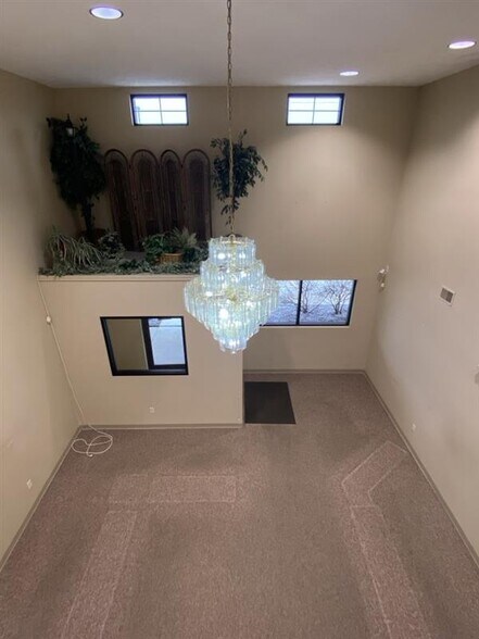 505 E Ireland Rd, South Bend, IN à louer - Photo intérieure - Image 2 de 4