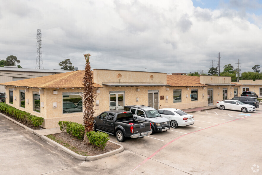 25329 Budde Rd, The Woodlands, TX for lease - Primary Photo - Image 1 of 13