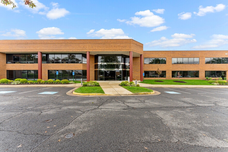 14325 Willard Rd, Chantilly, VA for lease - Building Photo - Image 2 of 6