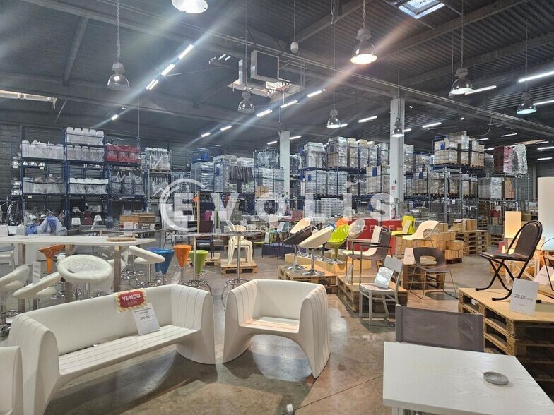 Flex in Palaiseau for lease - Interior Photo - Image 3 of 14