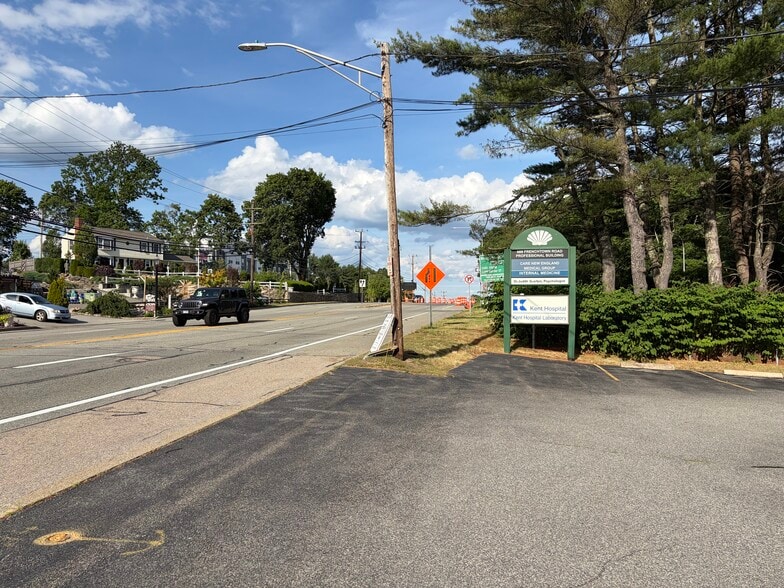 688 Frenchtown Rd, East Greenwich, RI for sale - Building Photo - Image 2 of 19