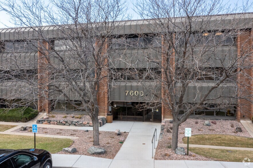 7600 E Arapahoe Rd, Centennial, CO à louer - Photo du bâtiment - Image 3 de 4