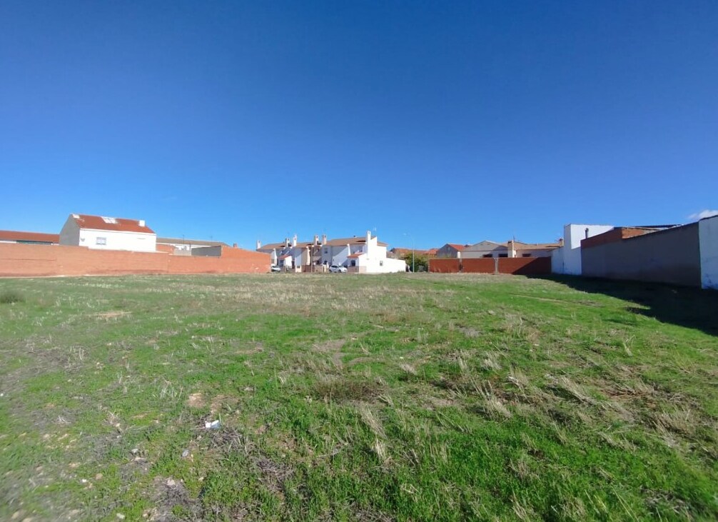 Land in Quintanar de la Orden, Toledo for sale Primary Photo- Image 1 of 3