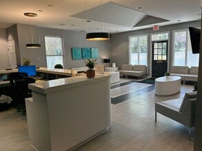 1033 Bayshore Dr, Rock Hill, SC for lease Interior Photo- Image 2 of 18