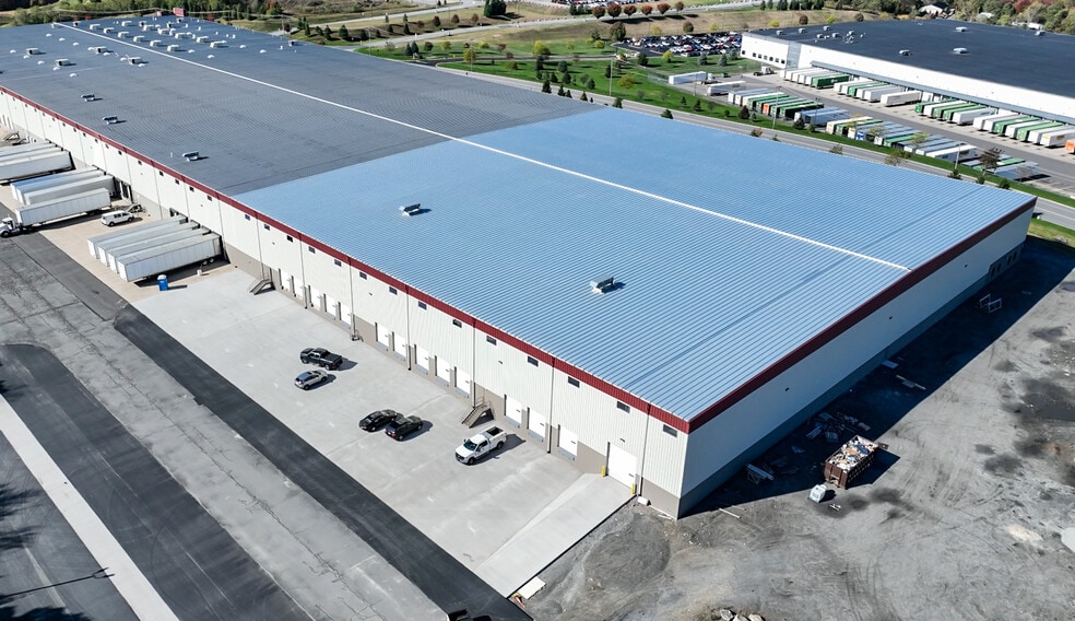 225 Enterprise Way, Pittston Township, PA à louer - Aérien - Image 2 de 6