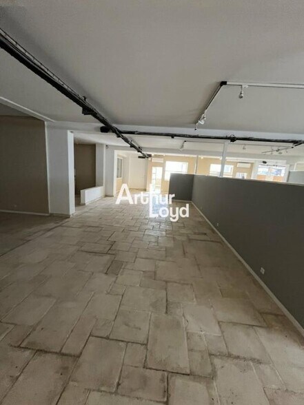 Flex in SOPHIA ANTIPOLIS for sale - Building Photo - Image 3 of 7