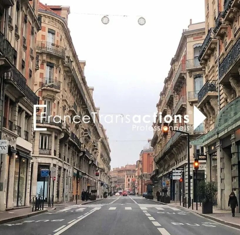 Retail in Toulouse for lease Building Photo- Image 1 of 5