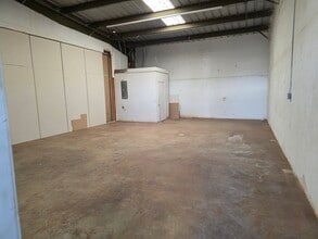 14015 Pioneer Rd, Apple Valley, CA à louer Photo intérieure- Image 2 de 8