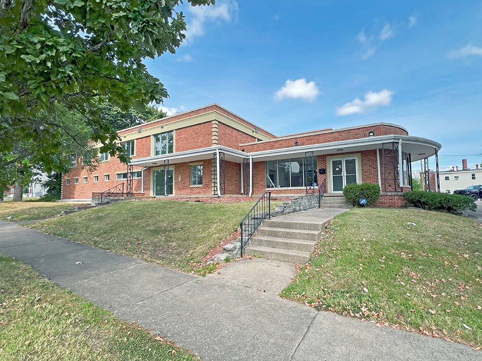 334 W Main St, Decatur, IL à vendre Photo du bâtiment- Image 1 de 8