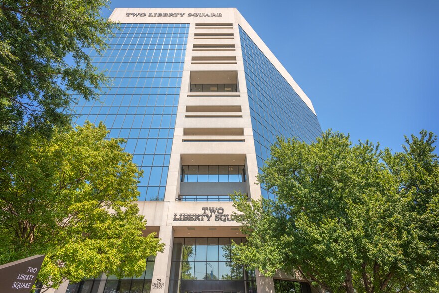 75 Beattie Pl, Greenville, SC à louer - Photo du bâtiment - Image 2 de 9