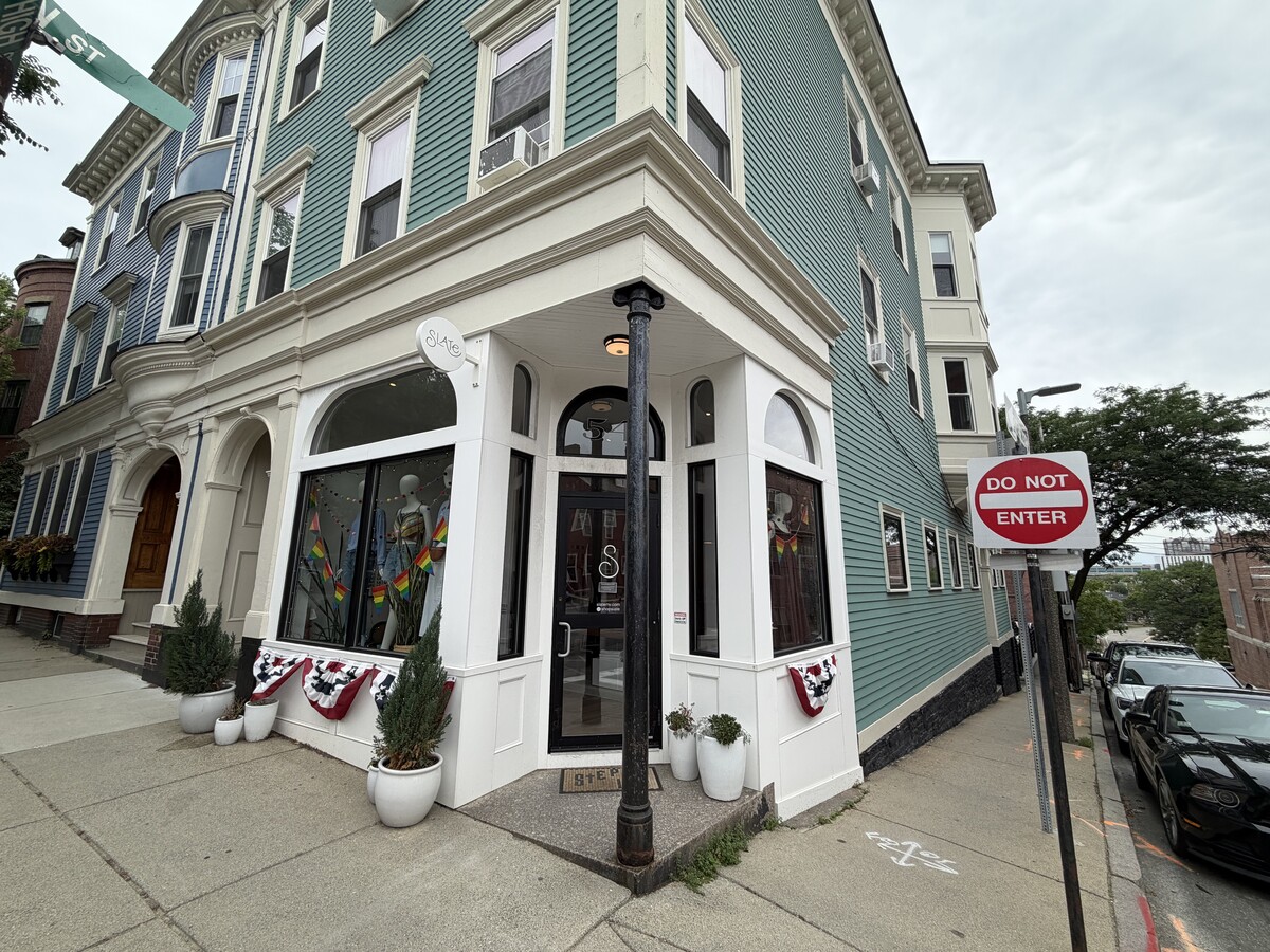 54 High St, Boston, MA 02129 - Unité 1 - - Photo intérieure - Image 1 of 4
