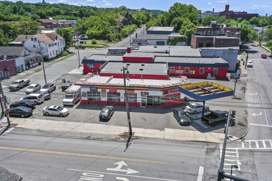 690-696 River St, Troy, NY à vendre - Photo du bâtiment - Image 1 de 46