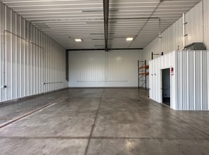 2101-2103 2nd Ave N, Silvis, IL for lease Interior Photo- Image 1 of 4