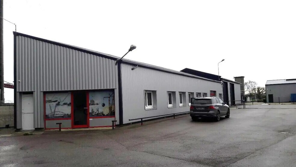 Flex in Tancarville for lease - Building Photo - Image 3 of 5