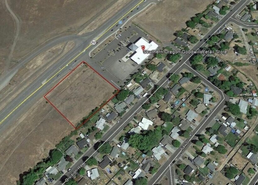 8074 Highway 62, White City, OR for lease - Building Photo - Image 2 of 4
