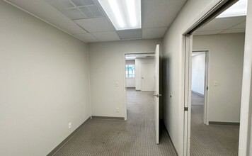 2001-2003 Round Barn Rd, Champaign, IL à louer Photo intérieure- Image 1 de 4