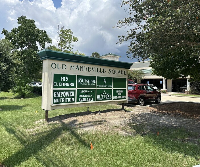 2565 Florida St, Mandeville, LA à louer - Photo du bâtiment - Image 2 de 4