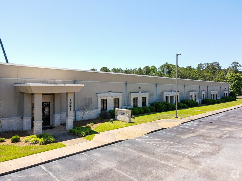 1241 O.G. Skinner Dr, West Point, GA à vendre - Photo du bâtiment - Image 1 de 13