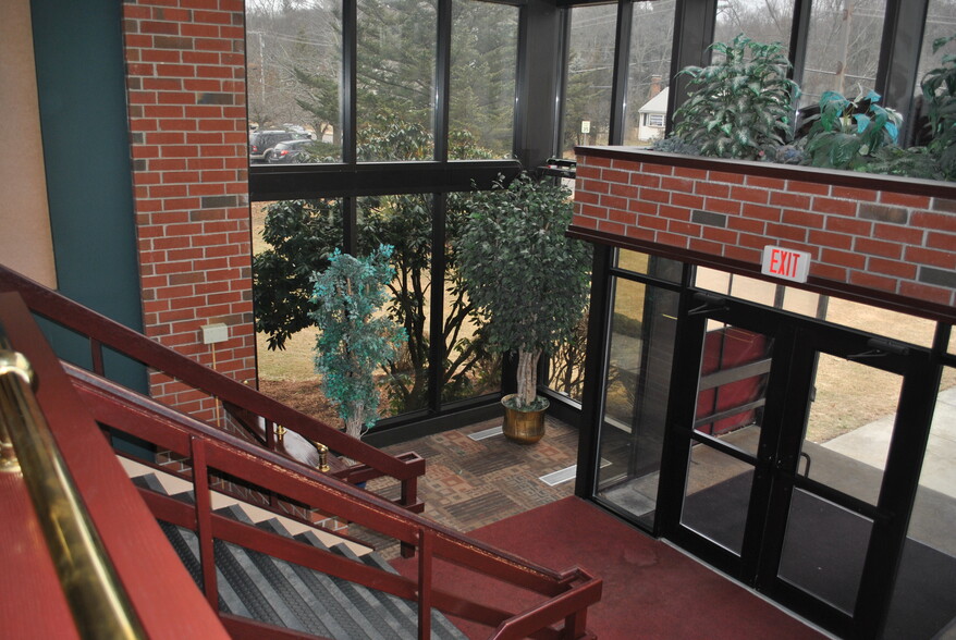 38 Pond St, Franklin, MA for lease - Lobby - Image 3 of 11