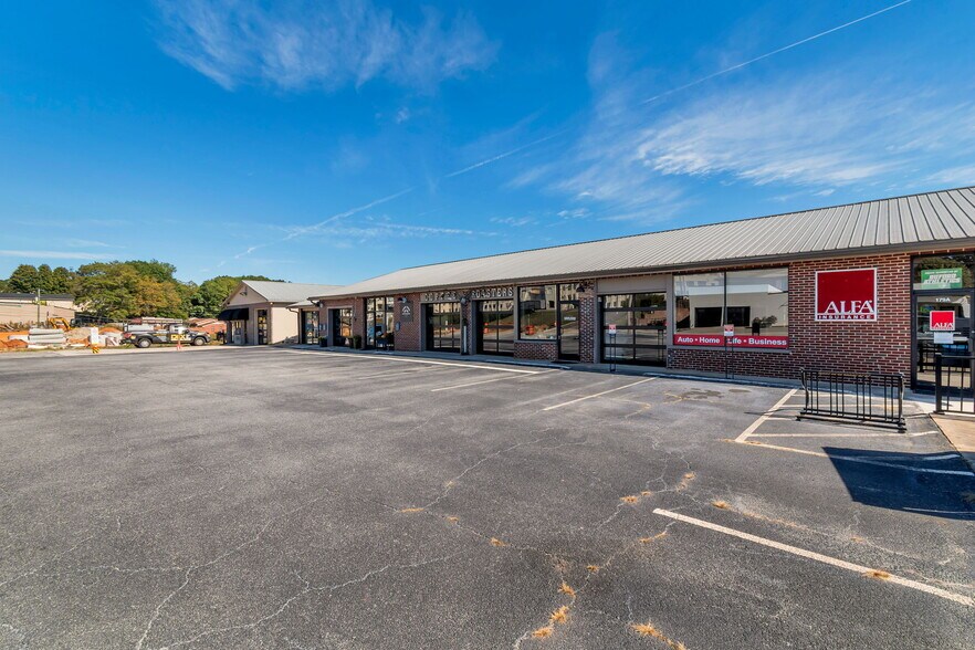 179 E Moreno St, Buford, GA à vendre - Photo du bâtiment - Image 3 de 36