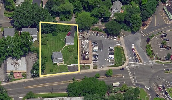 1205 E Putnam Ave, Riverside, CT à vendre - Photo du bâtiment - Image 1 de 3