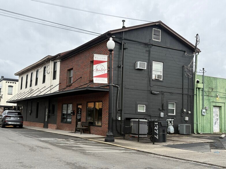 349 1st Ave, Dayton, TN à louer - Photo du bâtiment - Image 3 de 7
