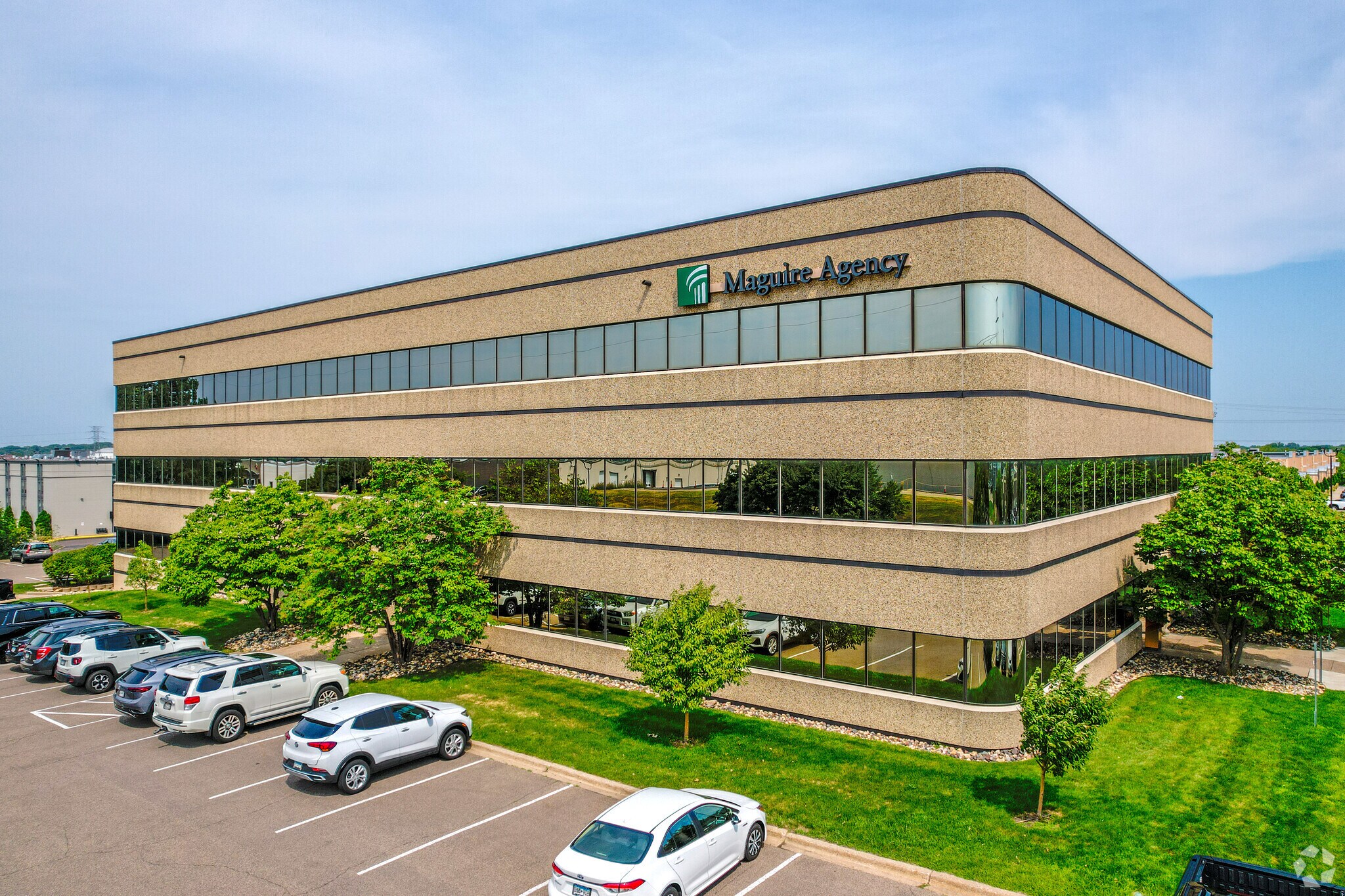 1970 Oakcrest Ave, Roseville, MN for lease Building Photo- Image 1 of 6