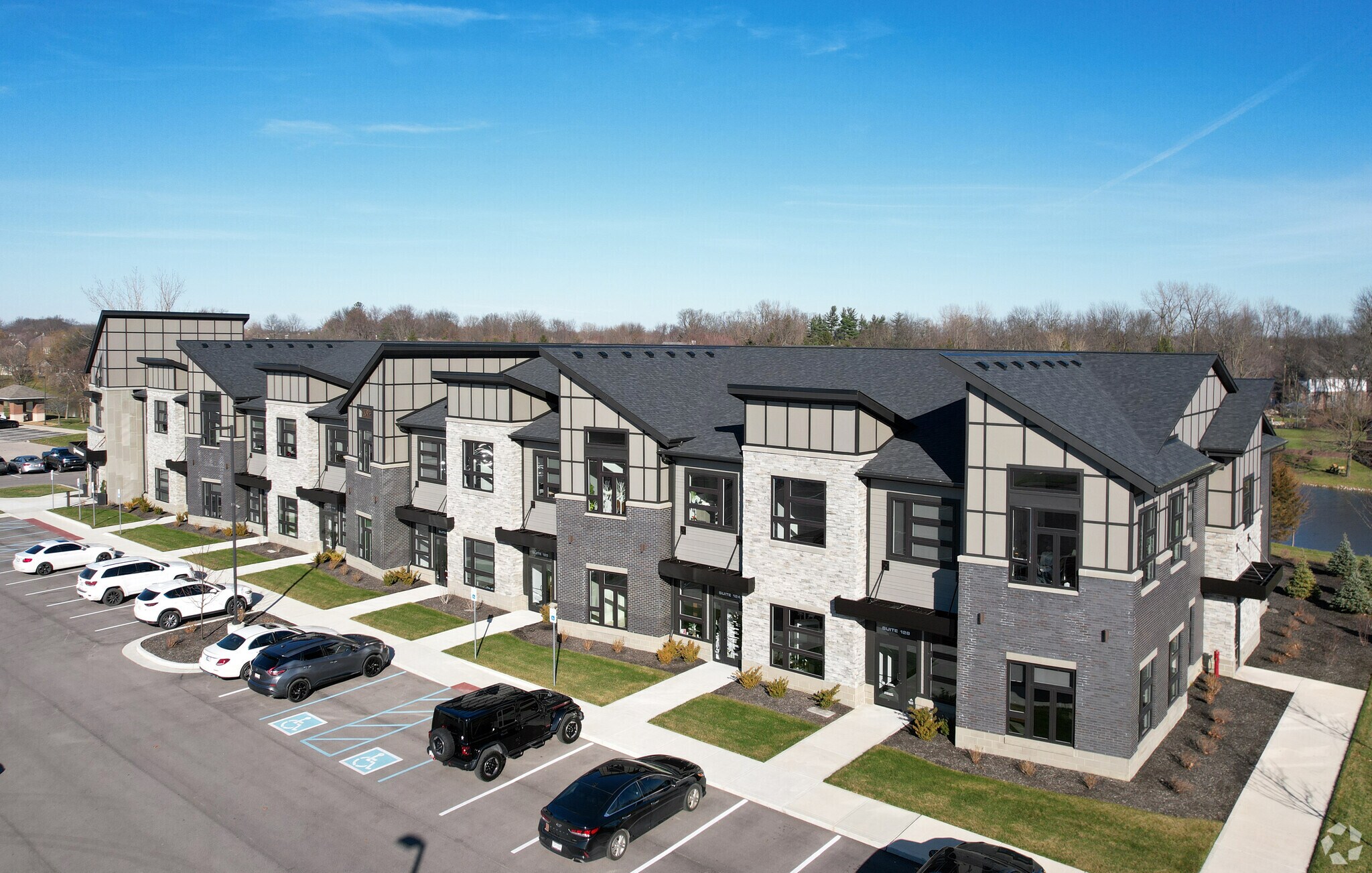 10255 Commerce Dr, Carmel, IN à louer Photo principale- Image 1 de 31