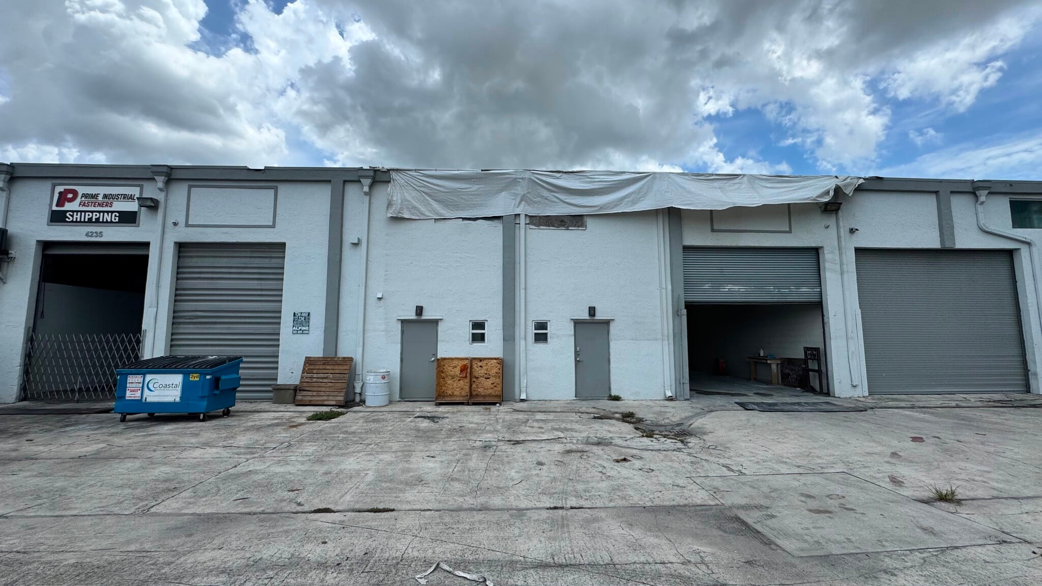 4201-4250 NW 37th Ct, Miami, FL for lease Interior Photo- Image 1 of 7