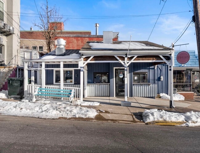 More details for 2 Pond St, Bristol, PA - Retail for Sale