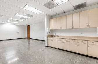 47811-47825 Warm Springs Blvd, Fremont, CA for lease Building Photo- Image 2 of 4